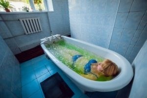 Радоновая вода - это природный ресурс, который обладает множеством полезных свойств для организма.