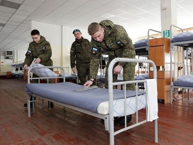 Что происходит на плацу: дисциплина и тренировки в первые дни службы