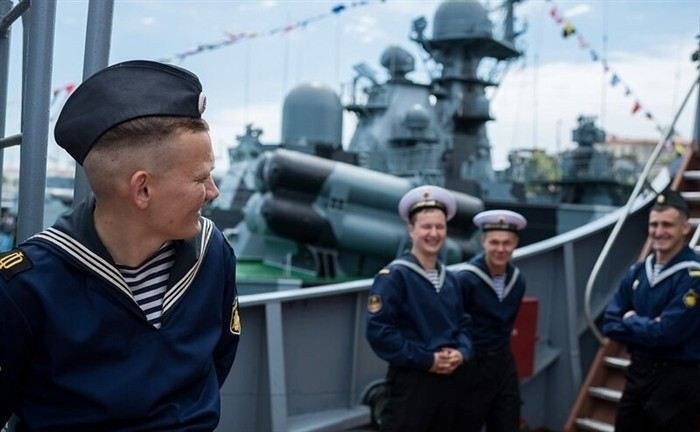 Почему офицеры и матросы оставались на флоте дольше: социальные и экономические факторы