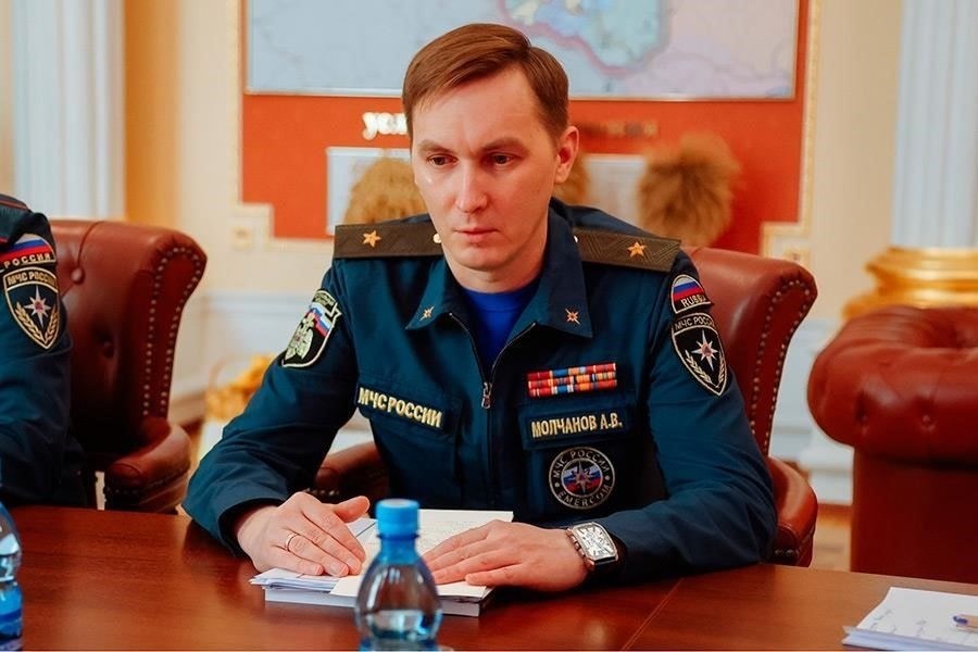 Подробнее о Увольнение: Почему были уволены генералы?