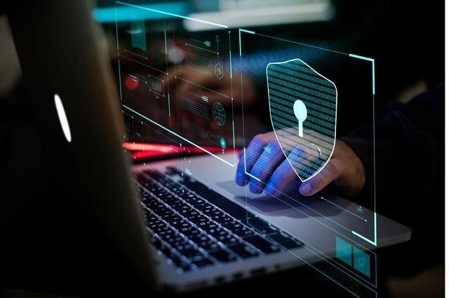 Для военных разрабатывают специальные телефоны и приложения