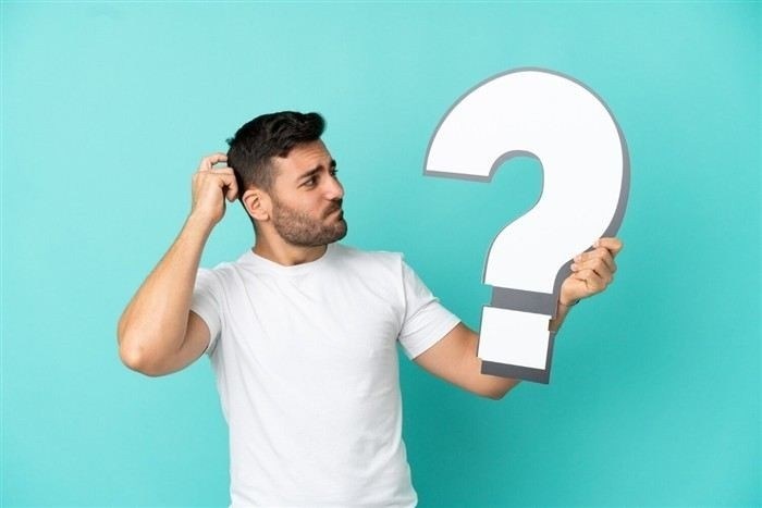 Имеют ли право забирать военный билет при замене паспорта в 45 лет